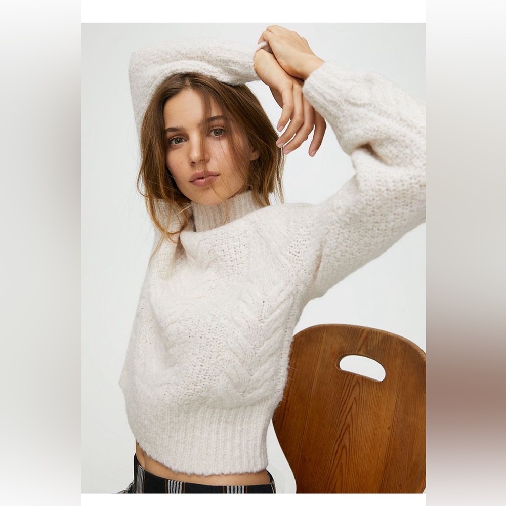 NWOT Aritzia mockneck melly sweater, chunky knit sweater, wool mix sweat…